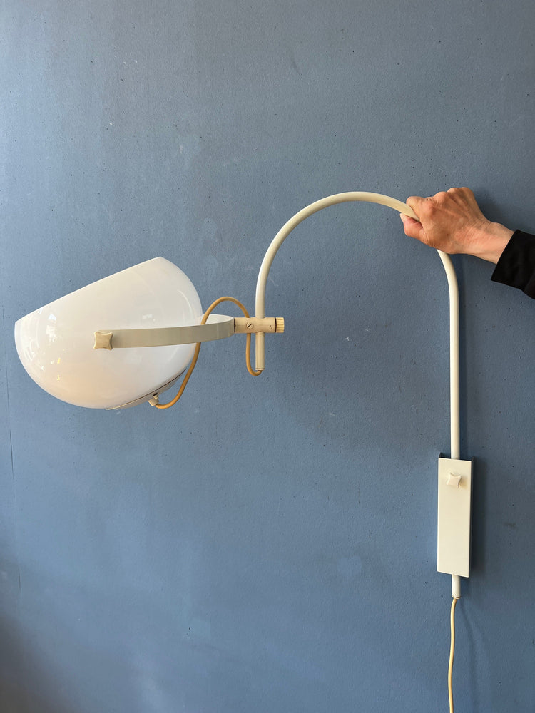 Anvia Mushroom Wall Lamp - Space Age Arc Wall Light - White 70s Sconce