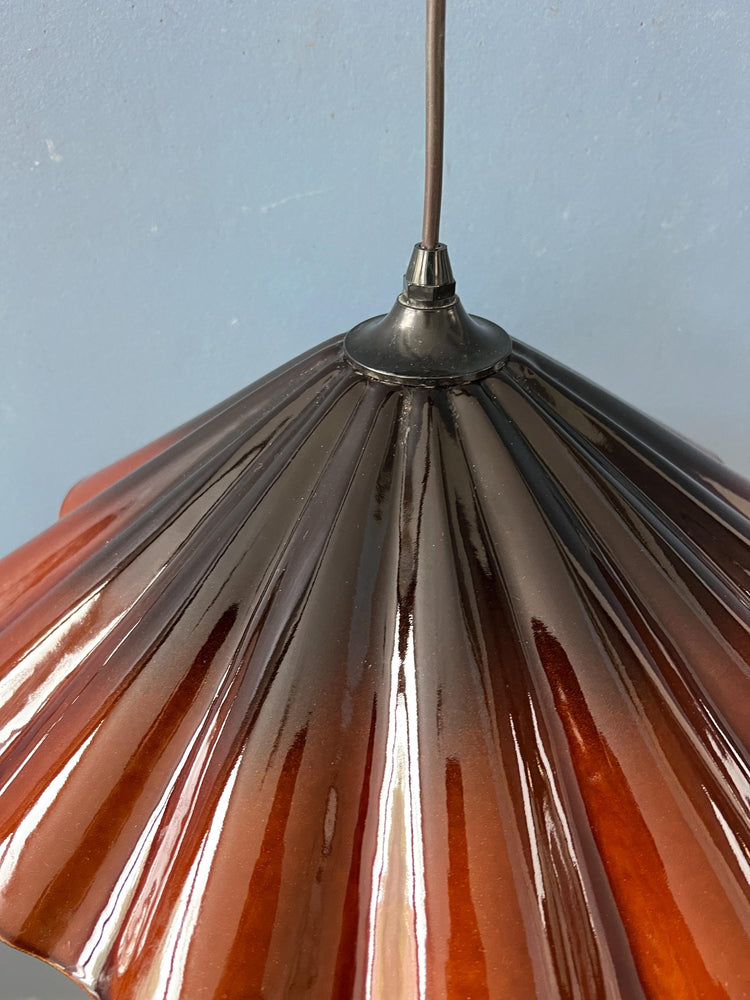 Art Deco Style Flower Shaped Pendant Lamp in Red/Brown Colour