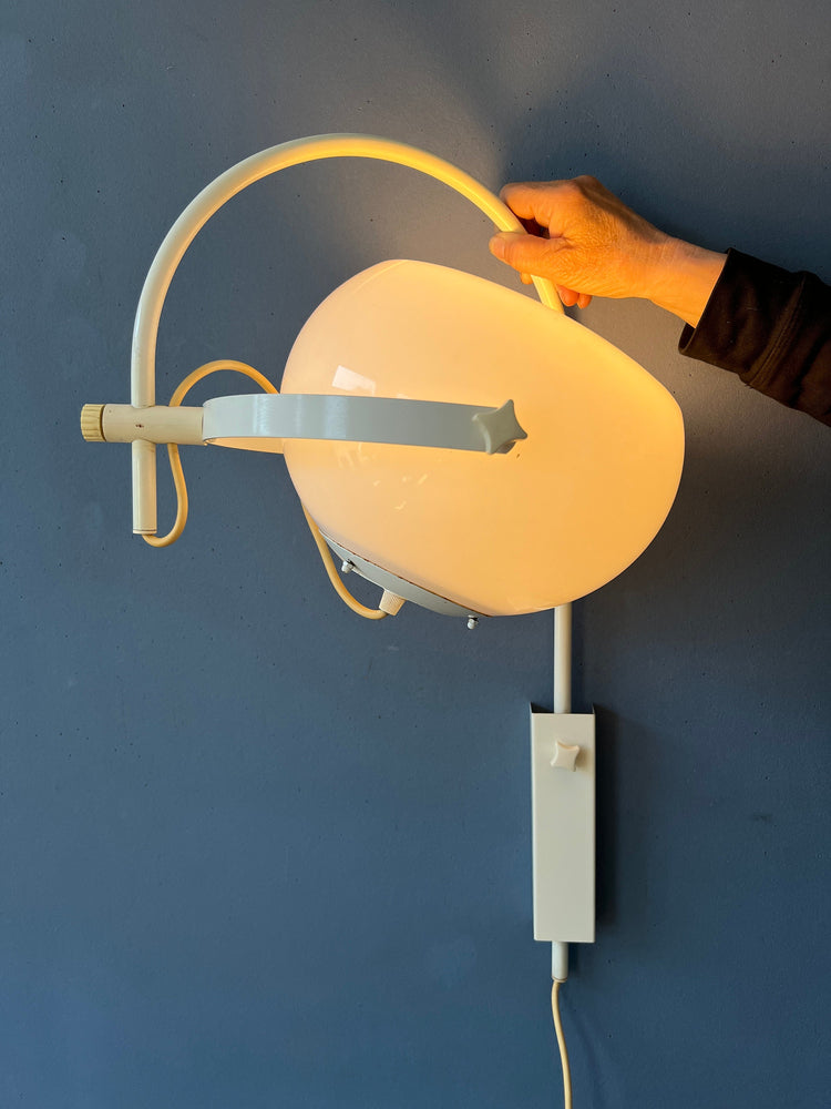 Anvia Mushroom Wall Lamp - Space Age Arc Wall Light - White 70s Sconce