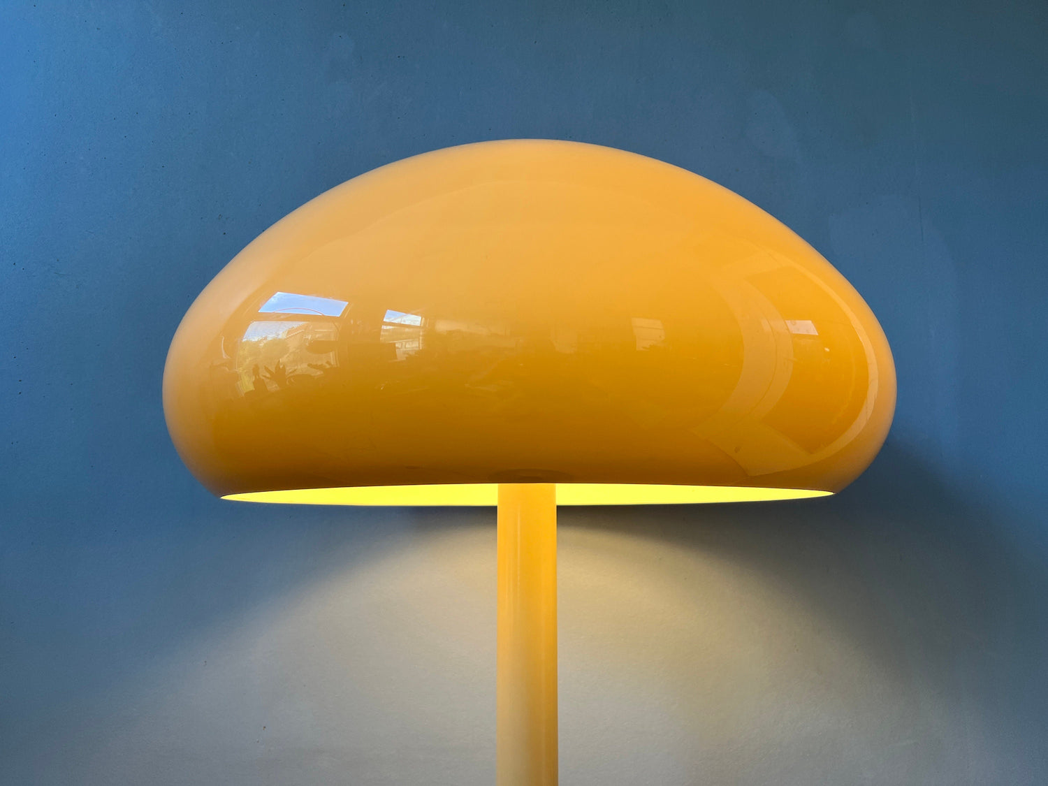 herda floor lamp, mushroom lamp, space age lamp