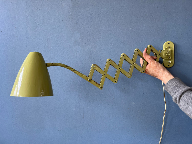 Vintage Scissor Wall Light in Green Colour / Mid Century Modern Lighting / 70s Retro Lamp